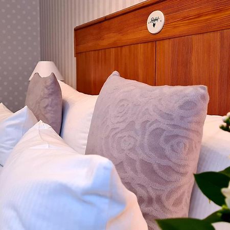 נויהאוס אם רנווג Hotel Schieferhof - Glaslust מראה חיצוני תמונה