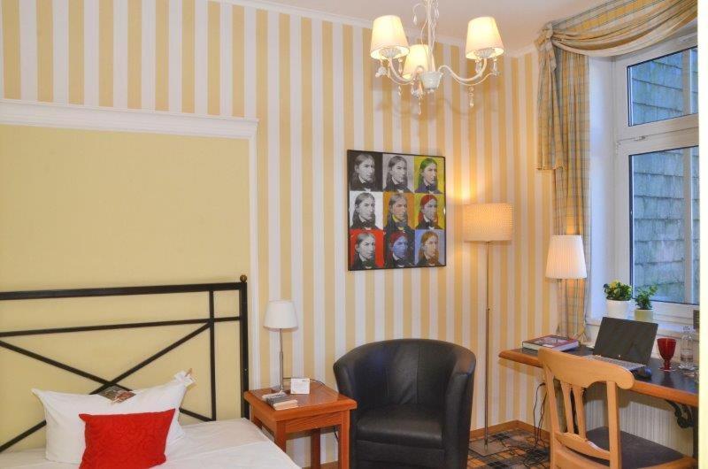 נויהאוס אם רנווג Hotel Schieferhof - Glaslust מראה חיצוני תמונה