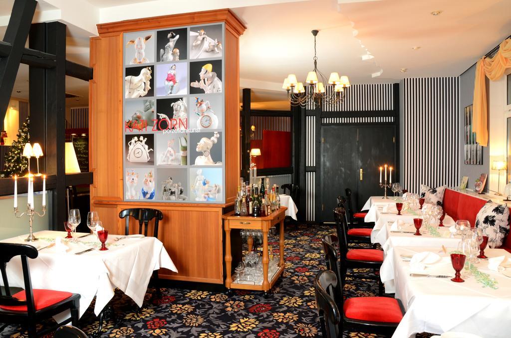 נויהאוס אם רנווג Hotel Schieferhof - Glaslust מראה חיצוני תמונה