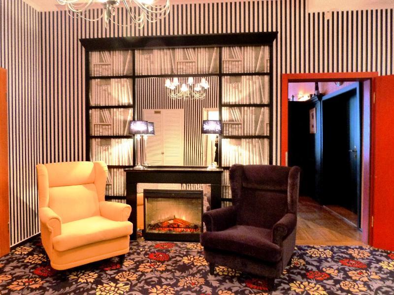 נויהאוס אם רנווג Hotel Schieferhof - Glaslust מראה חיצוני תמונה