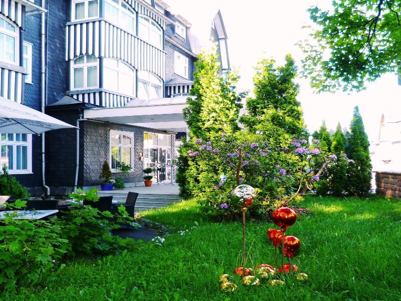 נויהאוס אם רנווג Hotel Schieferhof - Glaslust מראה חיצוני תמונה